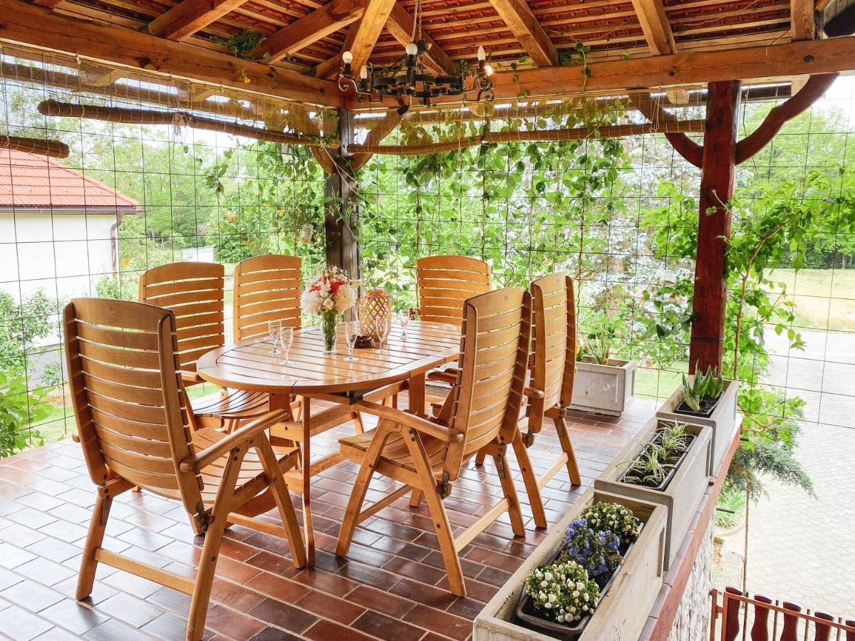 Hisa Pri Jezeru Apartment Добровник Екстериор снимка