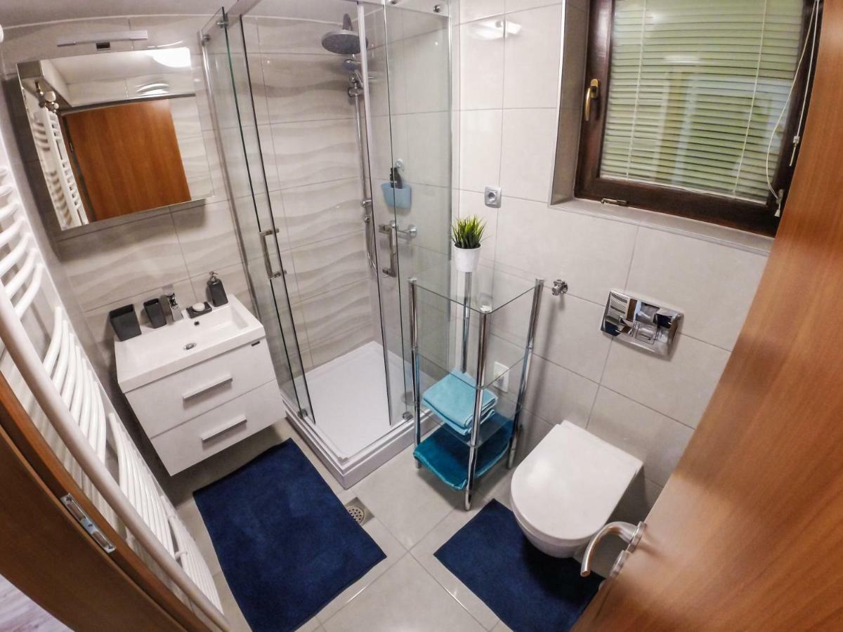 Hisa Pri Jezeru Apartment Добровник Екстериор снимка